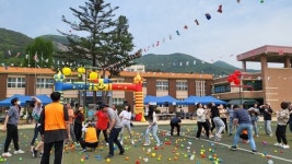 전주서 30분 거리, 함께 어울려요…시골초 합창단 거리공연 나선 까닭