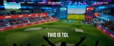 우즈, 스크린골프 선수로 뛴다… 폭 20m 스크린 향해 샷