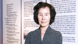 어느날 미국서 온 편지 제 이름은 강춘강, K방산에 13억 써달라