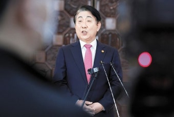 與 비장의 '기습 퇴장' 작전…野 '이동관·검사 탄핵' 막았다