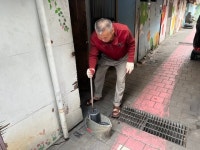 희미한 온기, 방 1㎡도 못 데웠다