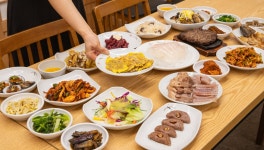 수라상 버금 가는 20첩 한정식...강진 가면 꼭 맛볼 음식은?