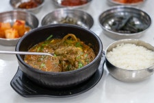 수라상 버금 가는 20첩 한정식...강진 가면 꼭 맛볼 음식은?