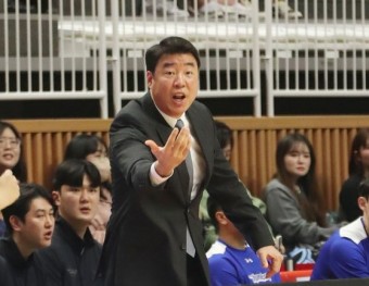 프로농구 삼성 은희석 감독 자진사퇴…김효범 감독대행 체제