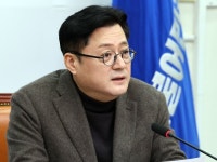 이재명 겨냥 검사사칭 제기한 한동훈에…홍익표 또 조롱