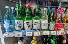 메뉴판 바꾸는 돈이 더 들어요 소줏값 그대로 둔다는 식당