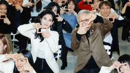 판다(PANDA)드럭스토어 | [포토타임] '무럭무럭 잘 자라고 있어요'... 에버랜드 쌍둥이 판다 사진 공개