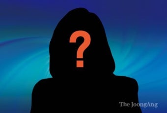 생방송 중 남친에 흉기 휘두른 유튜버…시청자가 112 신고했다