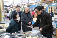 KTL, 진주 유동시장서 설맞이 장보기 행사 개최