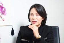 탈북여성 1호 통일연구원 