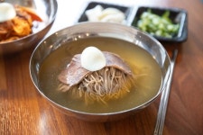 특급호텔 단 한곳도 별 못받았다…부산 미쉐린 뜻밖 맛집, 어디