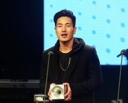 욕하고 밀쳤다…래퍼 비프리, 與후보 선거운동 방해 혐의 입건