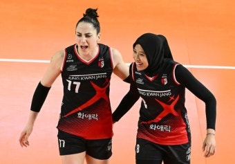 여자배구 정관장, GS에 3-0 승리… 7연승으로 플레이오프 직행