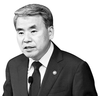 한동훈에 설명, 안보실장 반박…이종섭 논란 총력대응 나선 용산