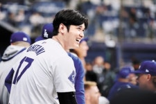 오타니 직관 웃돈 330만원 신분증 확인 비웃은 암표상 수법