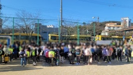 다른 학교 식판도 빌렸다…초등생 1100명 원정수업 사연