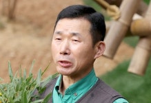 강철원 사육사, 갑작스런 모친상…푸바오 중국길 예정대로 간다