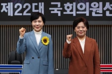 서울 중-성동갑 전현희 48% 윤희숙 36%…임종석 가세 후 격차 [중앙일보 여론조사]