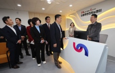 [포토타임] 오륙도 인생후반전지원센터 개소