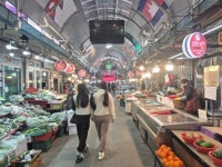 한국 미래? 김해 이태원 보라…전통시장엔 동남아 가게 140곳  [외노자 52만명, 공존의 시대]