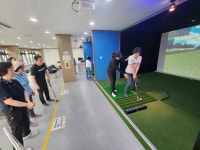 채 하나, 공 하나면 3대 즐긴다…인기 급증 파크골프 뭐길래