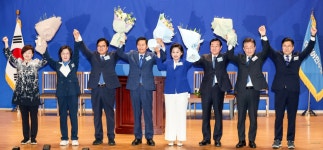 [포토타임] 청명한 서울 하늘...17일 아침 쌀쌀, 낮부터 기온 올라