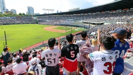 [포토타임] KBO 리그 400만 관중 돌파