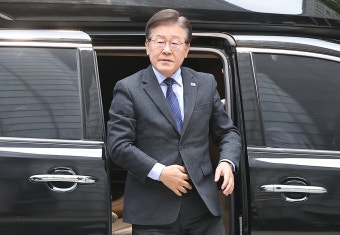 이재명, 대북송금 추가 기소에 