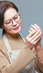 [라이프 트렌드&] 만성피로·수족냉증·손발저림 … 참옻과 천마로 손끝까지 따뜻하게 ~