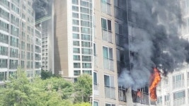 역삼동 아이파크 화재, 검은연기 뒤덮었다…2명 병원 이송