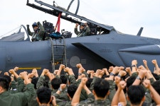 [포토타임] 덥다 더워... 주말 전국 흐리고 비, 더위 한 풀 꺾여