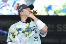 최형우, 역대 최고령 '미스터 올스타'…홈런 포함 3안타 활약