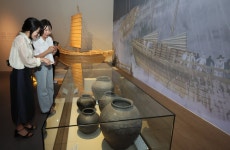 [포토타임] 영차영차...여름방학을 맞아 생존 수영 교육 받는 선생님들