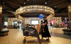 이마트 떼고 스타필드 마켓…매출 1등 죽전점, 여기부터 줄였다