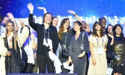 광주는 없는 깔끔한 국제미술제...30년 광주 비엔날레의 딜레마