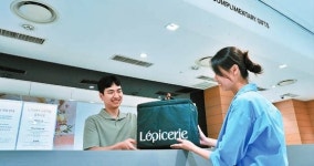 [비즈스토리] 추석 선물세트와 함께 받은 보냉 가방 돌려주면 포인트 드려요