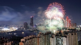 3시간 만에 1500만원 벌었다 불꽃축제날 매출 폭발한 이 곳