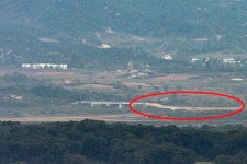 北, 경의선 남북 연결도로 폭파…軍 MDL 이남 지역 대응사격