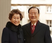 홍흥표·이옥윤 부부, 아들 모교 순천향대에 발전기금 5억 기부