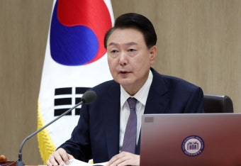 尹 대통령, 참모들에 