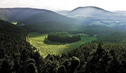 유네스코 홀린 제주의 뱀동굴…유령처럼 서있는 흰 얼룩 정체