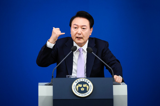 윤석열 전 대통령 영장 쇼핑 논란에 공수처가 비판에 대응