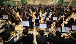 [포토타임] 부산 한바다중학교 눈물바다 졸업식