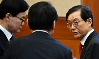尹측 “검찰, 대통령 구속 취소해야”…변호인단 중앙지검 방문