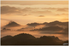 경계 사라진 하늘과 땅…안개의 바다에 노을빛 물든다 [조용철의 마음풍경]