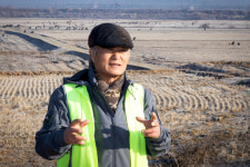 설에는 철새도 특식 먹는다…파주 독수리 식당 가보니[르포]