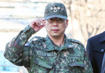 수방사 1경비단장 이진우 수방사령관이 의원 끌어내라고 했다
