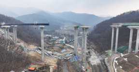 안성 고속도로 붕괴, 본격 수사…발주처 한국도로공사 참고인 조사