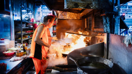 강렬한 그 요리에 2시간 순삭…술꾼 자극한 홍콩의 노포