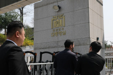 용산 대통령실‧비화폰 서버 압수수색 시도…이번엔 경호처 벽 뚫을까